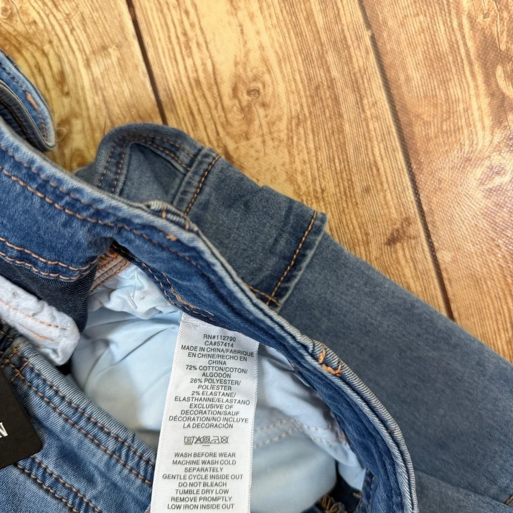 True Religion Denim Cargo SN Straight Jeans Mens 28 Blue Medium Tide Wash NWT